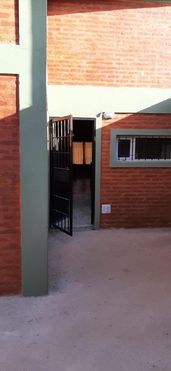 Alquiler Temporario En Trelew Buitenkant foto